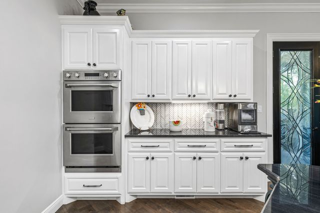 74 Pine Lake Rd, Summertown, TN 38483