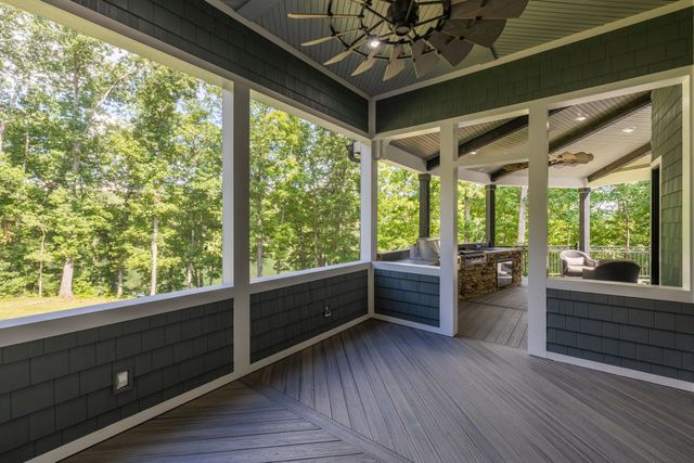 74 Pine Lake Rd, Summertown, TN 38483