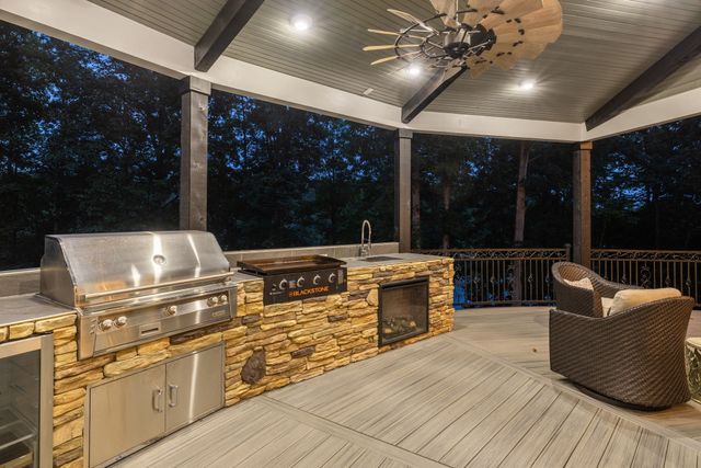 74 Pine Lake Rd, Summertown, TN 38483