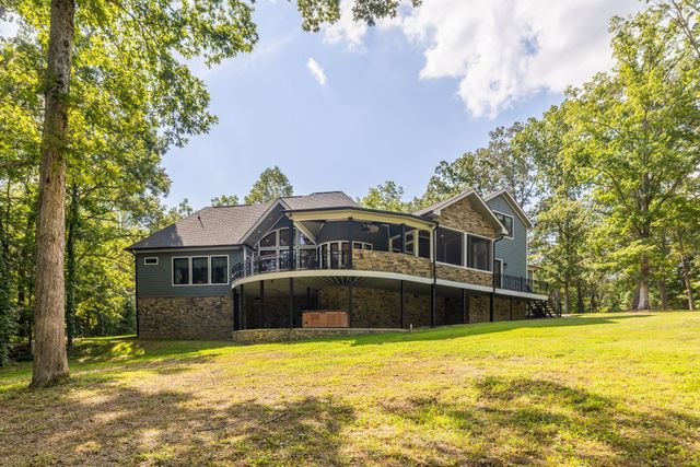 74 Pine Lake Rd, Summertown, TN 38483