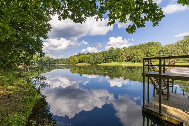 74 Pine Lake Rd, Summertown, TN 38483