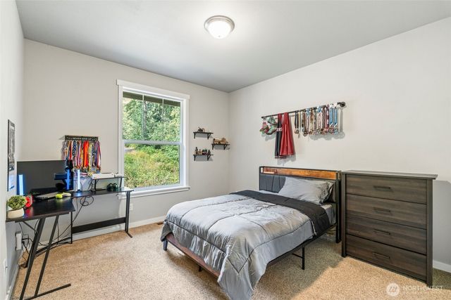 2425 106th Lane SE, Olympia, WA 98501