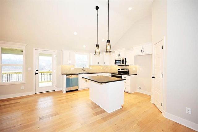 109 Johnson Circle, Dearborn, MO 64439