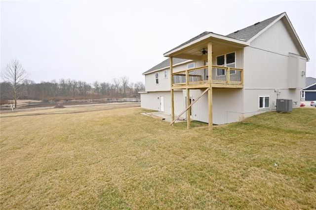 109 Johnson Circle, Dearborn, MO 64439