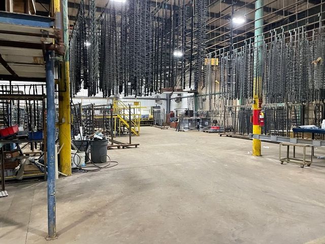 175 Progress Ave, Springfield, MA 01104