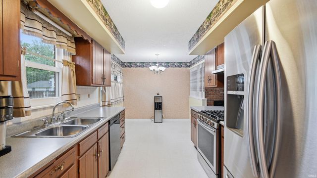 2609 W Riggin Road, Muncie, IN 47304