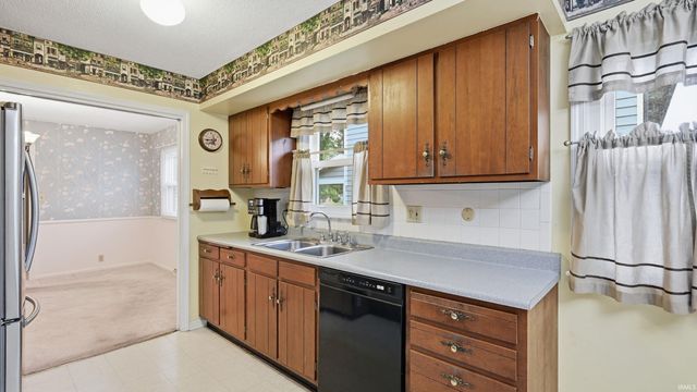 2609 W Riggin Road, Muncie, IN 47304