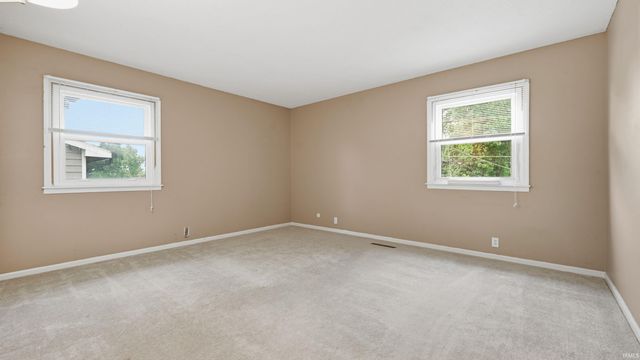 2609 W Riggin Road, Muncie, IN 47304