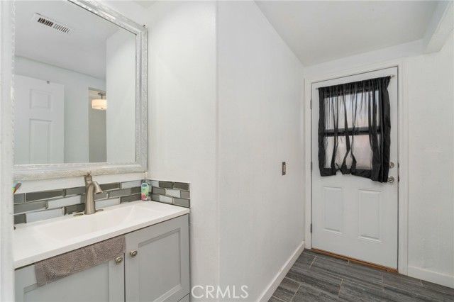 2048 Birkdale, Upland, CA 91784