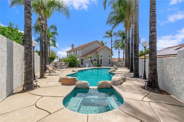 2048 Birkdale, Upland, CA 91784