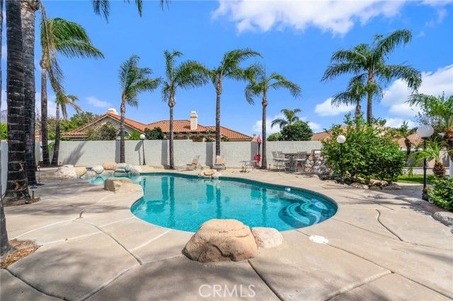 2048 Birkdale, Upland, CA 91784