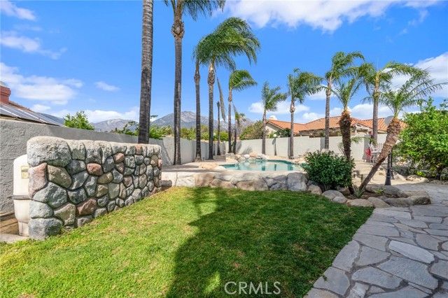 2048 Birkdale, Upland, CA 91784