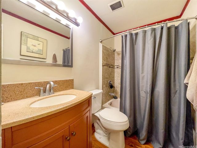 94-246 Leoku Street E103, Waipahu, HI 96797