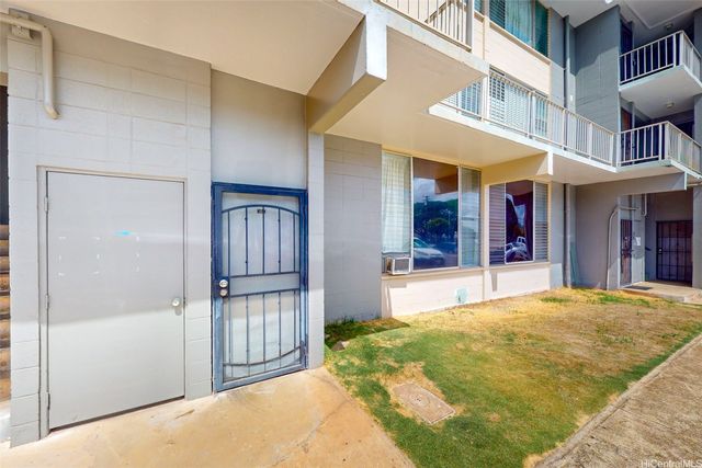 94-246 Leoku Street E103, Waipahu, HI 96797