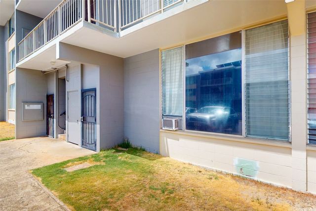 94-246 Leoku Street E103, Waipahu, HI 96797