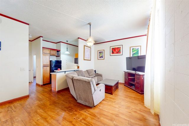 94-246 Leoku Street E103, Waipahu, HI 96797