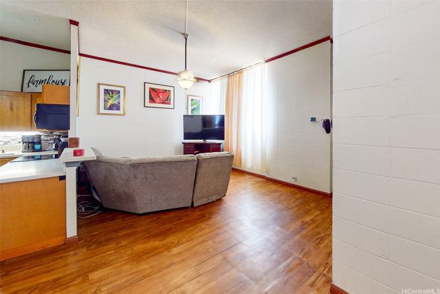 94-246 Leoku Street E103, Waipahu, HI 96797