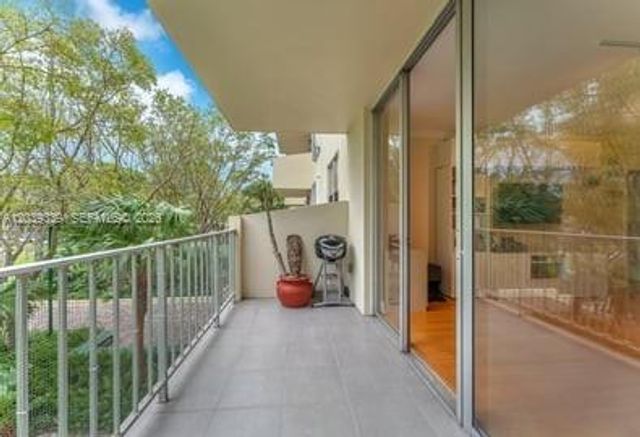 11111 Biscayne Blvd 2F, Miami, FL 33181