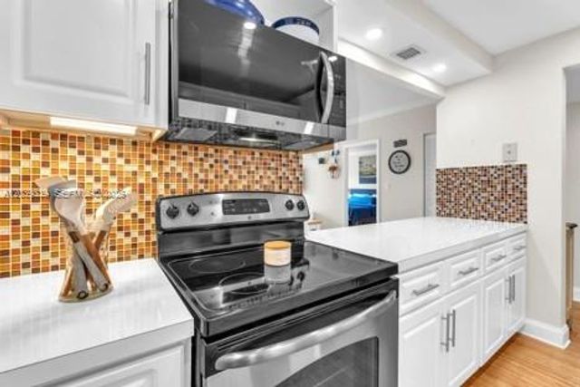 11111 Biscayne Blvd 2F, Miami, FL 33181