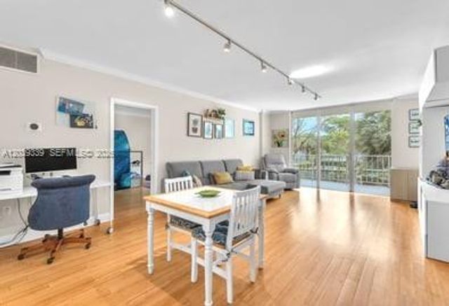 11111 Biscayne Blvd 2F, Miami, FL 33181