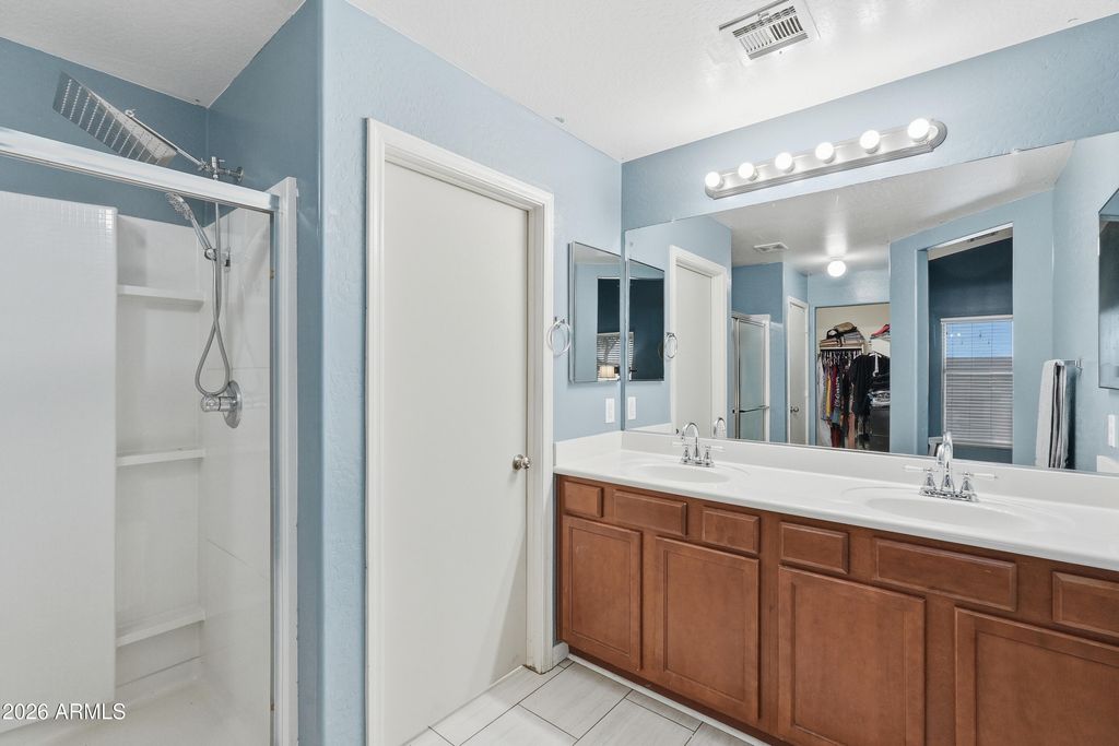 Image 24 of property listing at 10224 W GROSS Avenue, Tolleson, AZ 85353