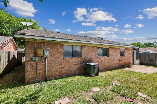 1809 Flamingo Drive, League City, TX 77573
