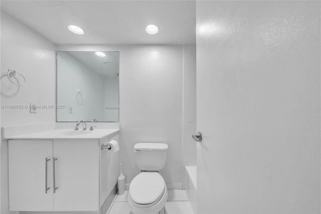 3000 S Ocean Dr 1208, Hollywood, FL 33019