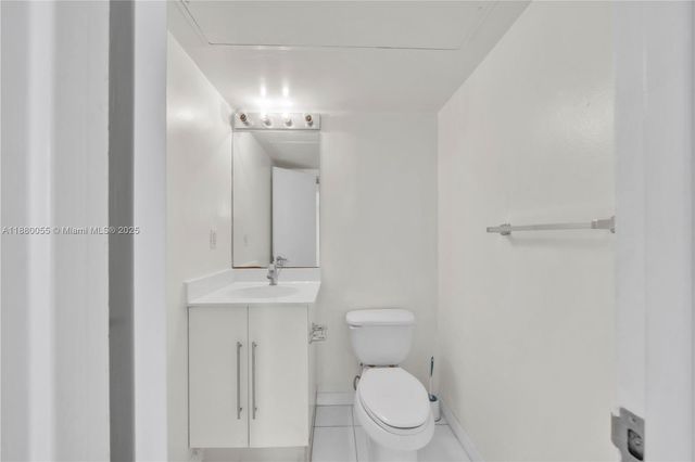 3000 S Ocean Dr 1208, Hollywood, FL 33019