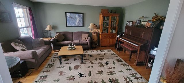 4700 Stonewall Avenue, Downers Grove, IL 60515