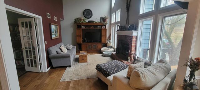 4700 Stonewall Avenue, Downers Grove, IL 60515