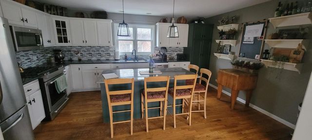 4700 Stonewall Avenue, Downers Grove, IL 60515