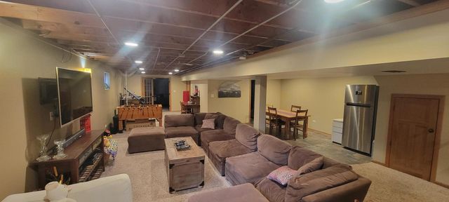 4700 Stonewall Avenue, Downers Grove, IL 60515