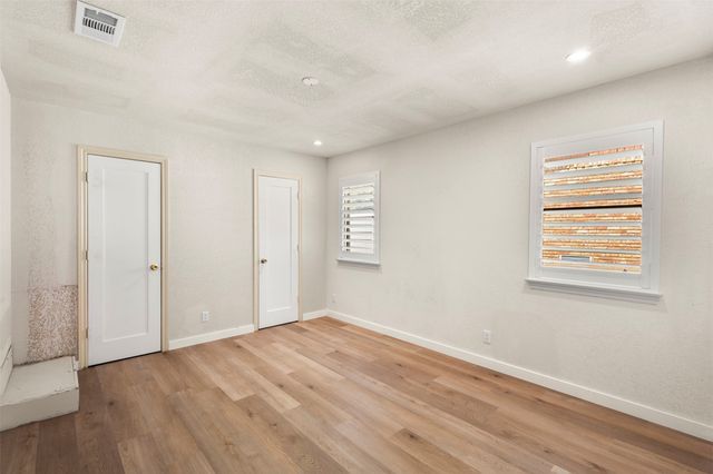1516 Oak Vista Drive, Dallas, TX 75232