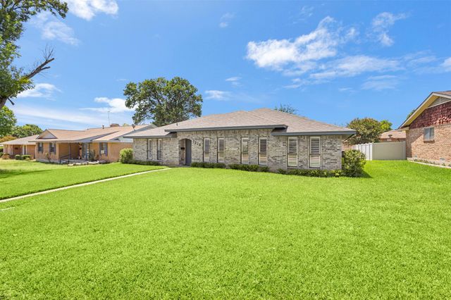 1516 Oak Vista Drive, Dallas, TX 75232