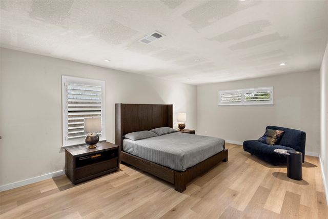 1516 Oak Vista Drive, Dallas, TX 75232