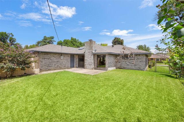 1516 Oak Vista Drive, Dallas, TX 75232