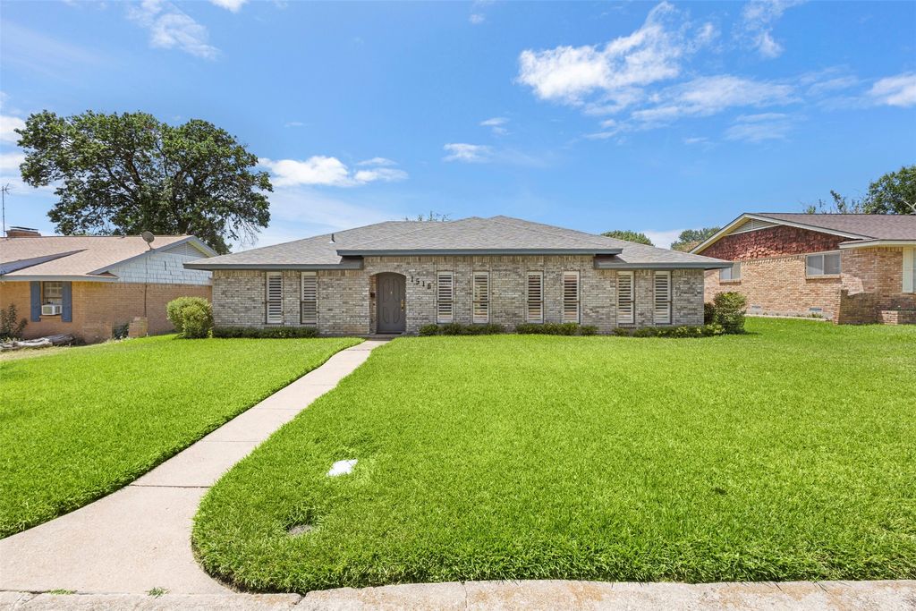 1516 Oak Vista Drive, Dallas, TX 75232