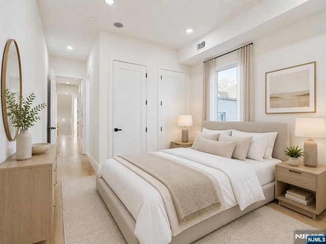 20 Van Nostrand 2, Jersey City, NJ 07305