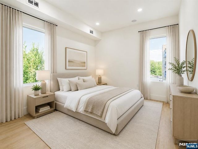 20 Van Nostrand 2, Jersey City, NJ 07305