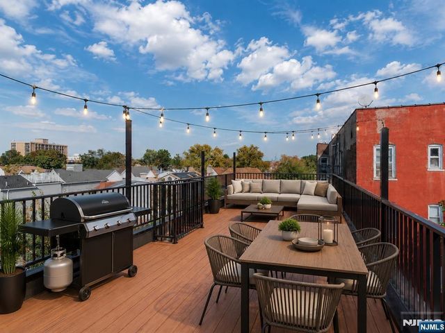 20 Van Nostrand 2, Jersey City, NJ 07305