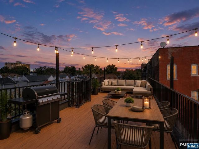 20 Van Nostrand 2, Jersey City, NJ 07305