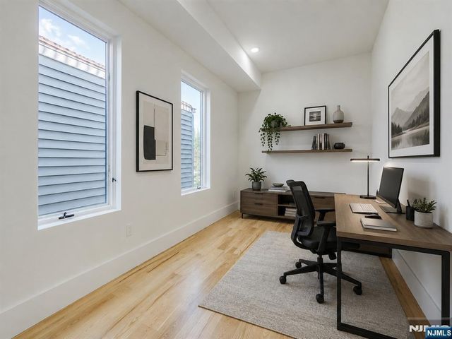 20 Van Nostrand 2, Jersey City, NJ 07305