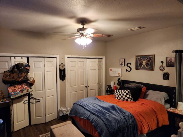 810 S Sherman Street, Ennis, TX 75119