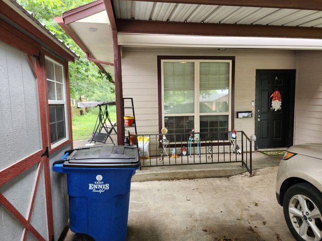 810 S Sherman Street, Ennis, TX 75119