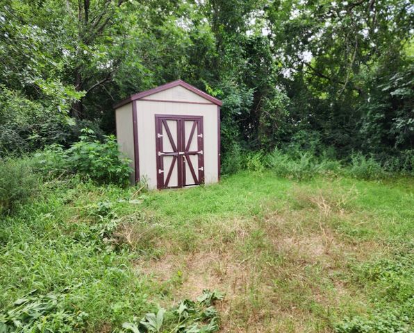 810 S Sherman Street, Ennis, TX 75119