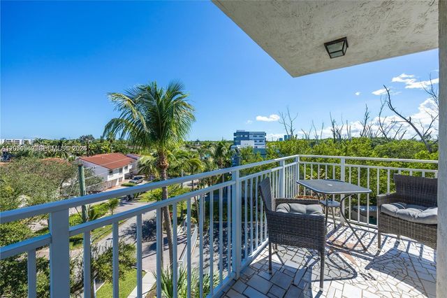 16590 NE 26th Avenue 502, North Miami Beach, FL 33160