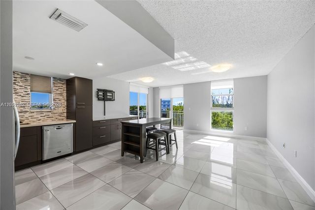 16590 NE 26th Avenue 502, North Miami Beach, FL 33160