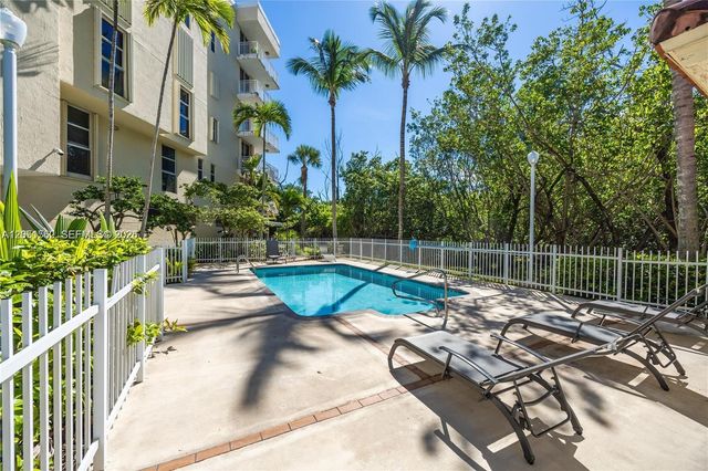16590 NE 26th Avenue 502, North Miami Beach, FL 33160