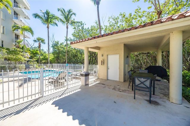 16590 NE 26th Avenue 502, North Miami Beach, FL 33160