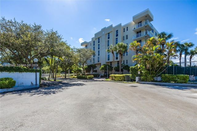 16590 NE 26th Avenue 502, North Miami Beach, FL 33160